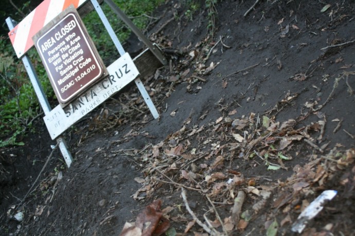 Pogonip Closed Sign paths leading off the main Pogonip trail have been blocked in an effort to stop drug activity. Photo by Nita-Rose Evans.